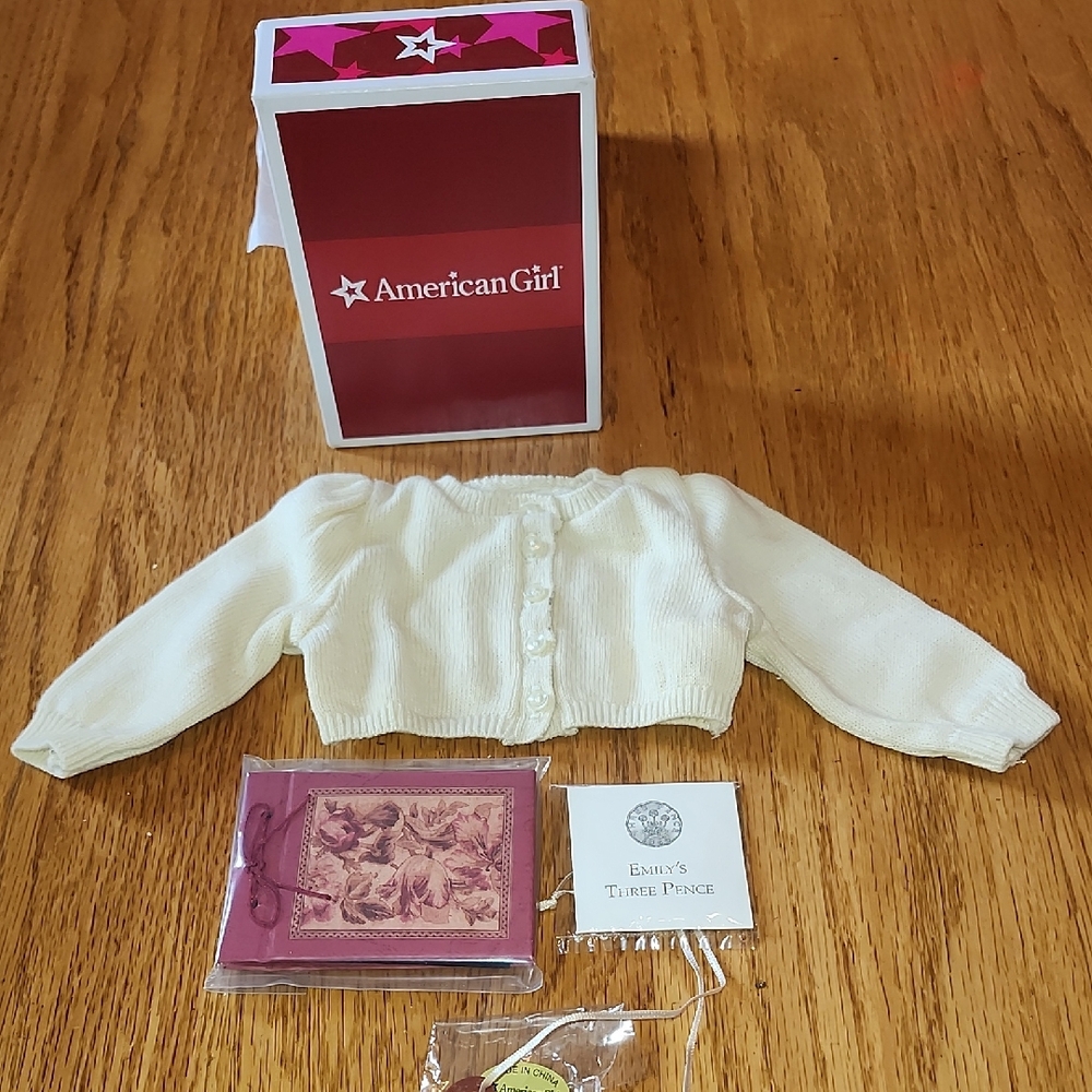 American Girl 18" Doll Emily's Accessories Sweater scrapbook 3 pence necklace dt - Picture 3 of 7